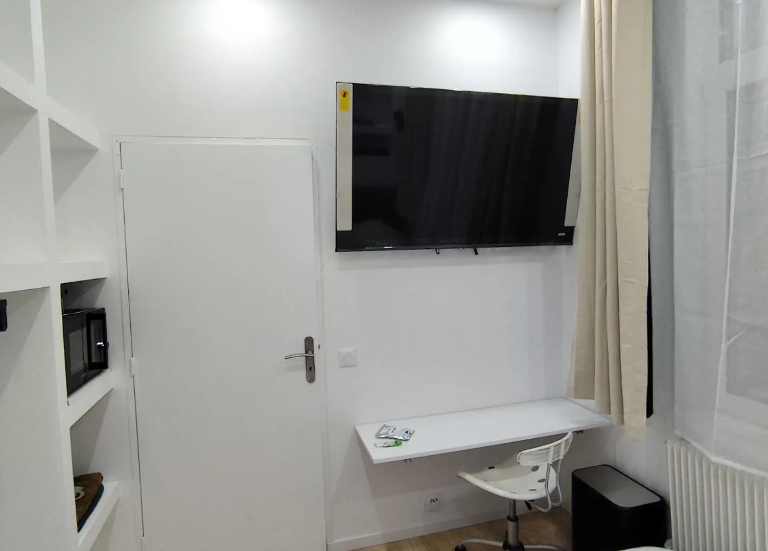 Private Bedroom With Private Bathroom Lille Homestay